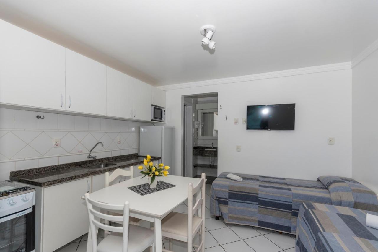 Bombinhas Tourist Apart Bagian luar foto